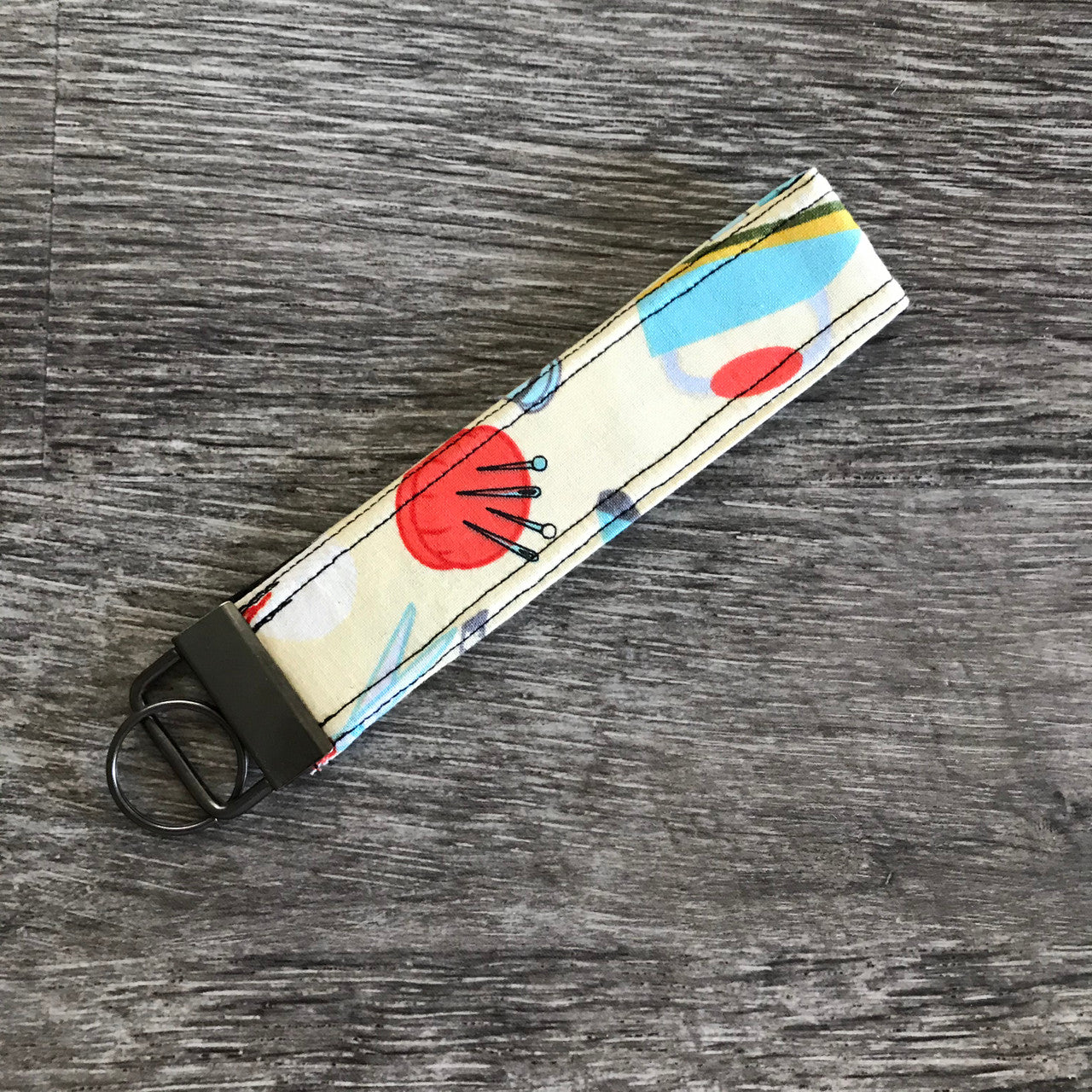 Stitch & Sew - Beige Sewing Machine